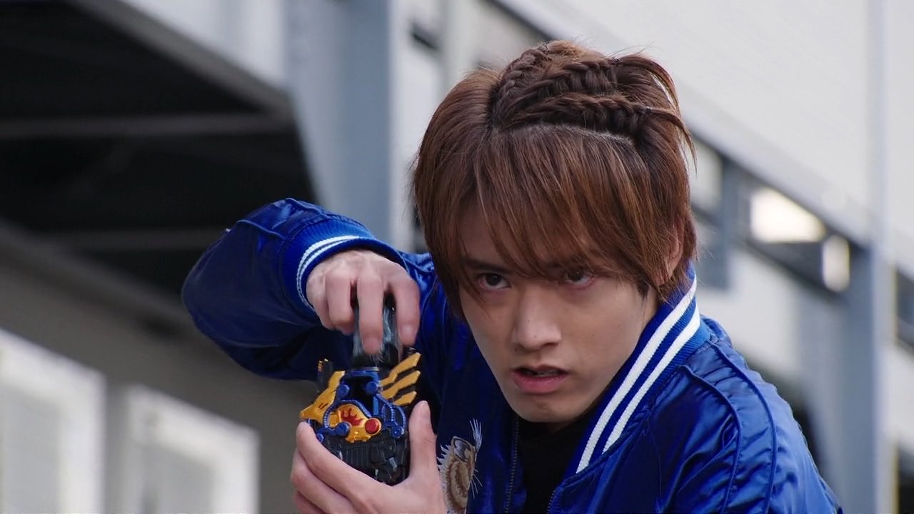 haku ryu様 Revisitando Kamen Rider Build: o nascimento do dragão azul Cross-Z